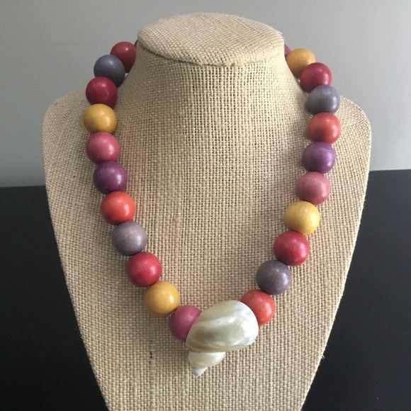 wood and shell necklace 80s style *** vintage ^^^ main image 1